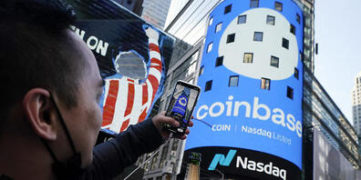 Die Champagnerlaune ist verflogen: Eine Coinbase-Werbung am Times Square in New York vor rund einem Jahr. (Archichbild)