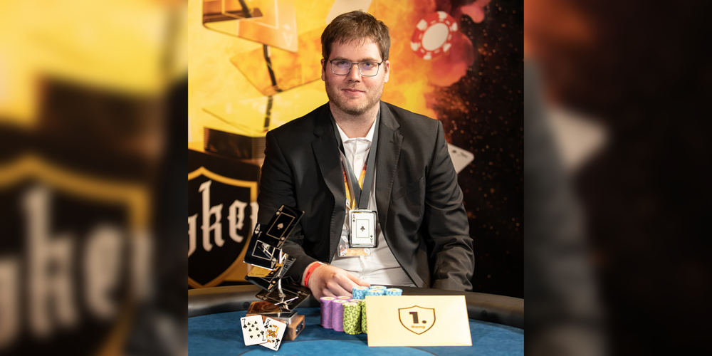 Ramon Wicki mit dem Meisterpokal 