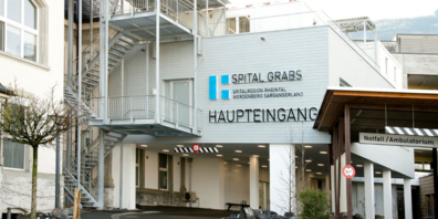 Eine der Vorlagen sieht ein Baudarlehen von über 100 Millionen Franken für den Ausbau des Spitals Grabs vor. Die SVP ist dagegen.