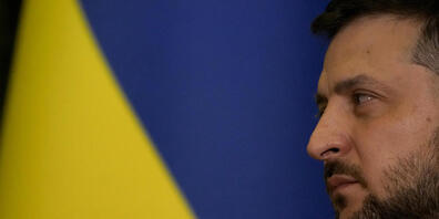 Der ukrainische Präsident Wolodymyr Selenskyj auf einer Pressekonferenz. Foto: Natacha Pisarenko/AP/dpa