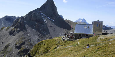 Die Zugangswege zu vielen SAC-Hütten sind aufgrund der hochsommerlichen Temperaturen vom Mai bereits schneefrei. Die Sommersaison kann beginnen.(Archivbild)
