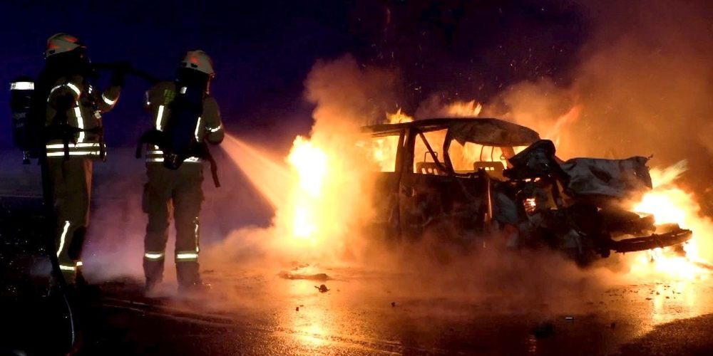 Die offenbar bereits bewusstlose Lenkerin konnte nicht mehr gerettet werden