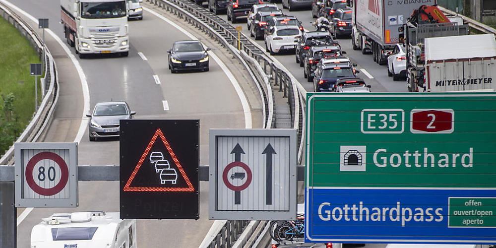 Einmal mehr mussten Autofahrende am Samstag beim Gotthard-Strassentunnel einen unfreiwilligen Zwischenhalt einlegen. (Archivbild)
