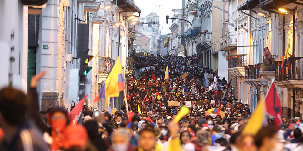 dpatopbilder - Menschen Demonstrieren gegen die Regierung von Präsident Lasso. Foto: Juan Diego Montenegro/dpa
