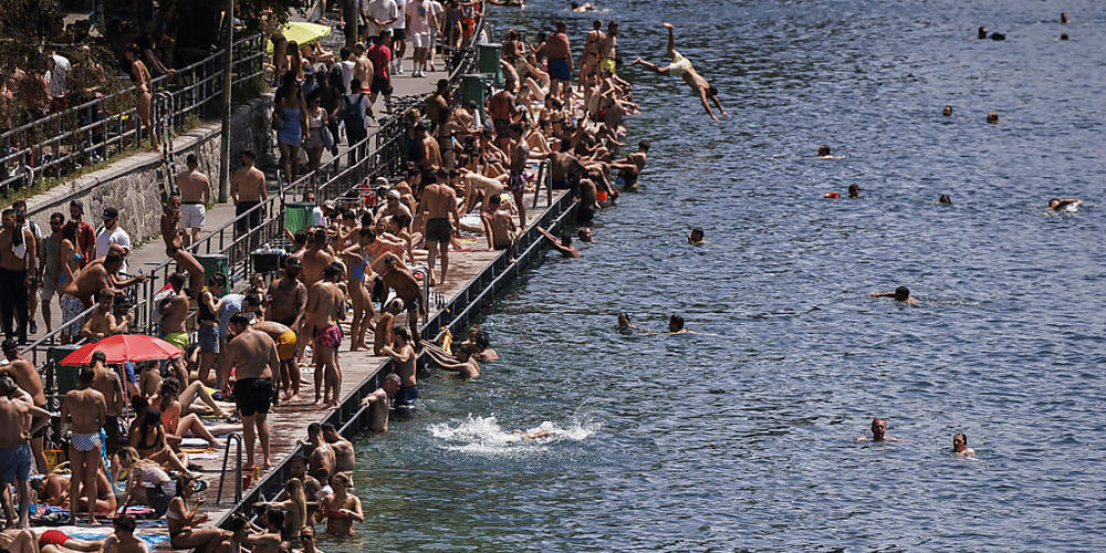 Das Flussbad Letten an der Limmat in Zürich war am Samstag beliebt.