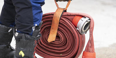 Bei einem Grossbrand in einer Gewerbe- und Wohnliegenschaft in Wetzikon ZH ist ein Sachschaden von mehreren hunderttausend Franken entstanden. (Symbolbild)