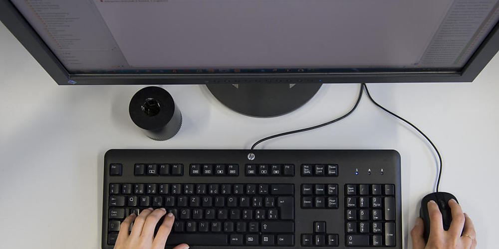 Gewiefte Schülerinnen und Schüler einer Oberstufenklasse in Buttikon SZ haben das Programm des Stellwerk-Tests überlistet. (Symbolbild)