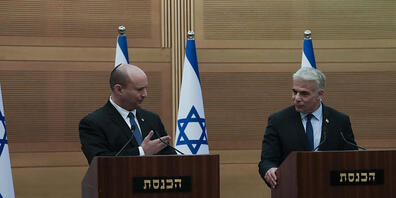 Ministerpräsident Naftali Bennett (l) und Außenminister Jair Lapid. Foto: Maya Alleruzzo/AP/dpa