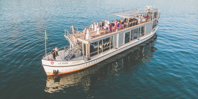 Eine Hochzeitsgesellschaft auf der LS Stäfa von Festschiff Zürichsee.