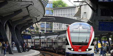Der Zürcher Verkehrsverbund (ZVV) spürte auch das zweite Corona-Jahr: 2021 resultiert ein Defizit von 450 Millionen Franken. (Symbolbild)