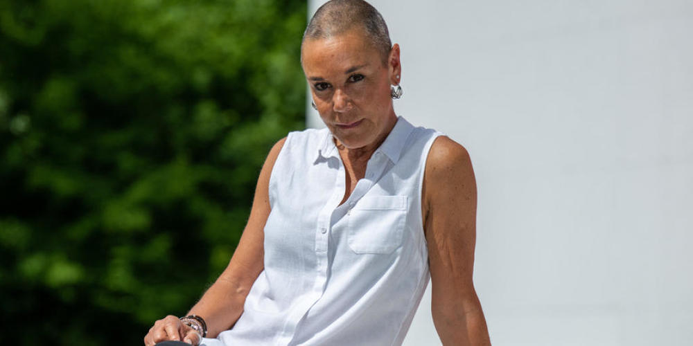 Livia Anne Richard ist Theaterregisseurin und Romanautorin. Am Theater Gurten feiert sie heute mit "flöört.ch &#8211; Flirten lernen in 90 Minuten" Premiere. Doch künftig wird es von ihr weniger Theater, dafür häufiger Romane geben.