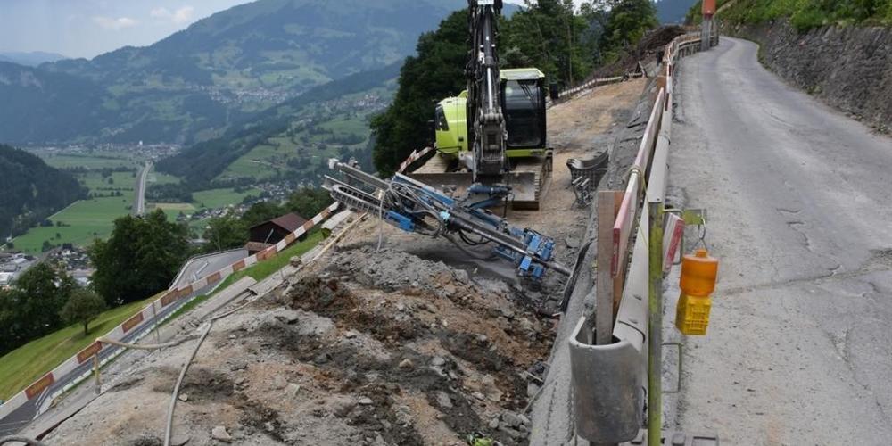 Im Gebiet Fajauna in Schiers hat am Dienstagmittag ein Arbeitsunfall zwei Verletzte gefordert.