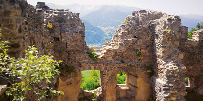 Anlässlich seines 50-Jahr-Jubiläums wartete der Burgenverein Graubünden mit einem Programm rund um die Burg Neu-Aspermont in Jenins auf. 