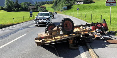 Das hätte ins Auge gehen können: Der Fahrer des Einachser kam aber mit leichten Schürfungen und Prellungen davon. 