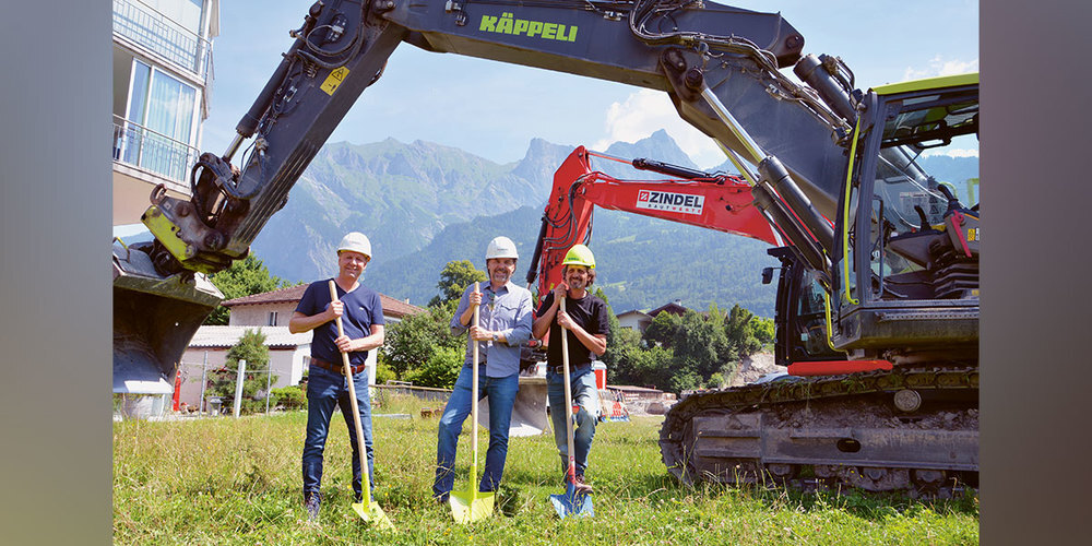 V.l.n.r.: Christian Schnell, Inhaber Schnell Immobilien AG, Andrea  Giubbini, Architekt, und Philipp Zindel, Grundeigentümer und Bauherr.
