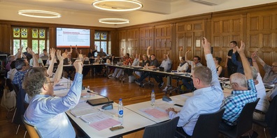 Der Einwohnerrat tagte nach Aufhebung der Coronamassnahmen zum ersten Mal seit zwei Jahren wieder in seinem Saal im Gemeindehaus.