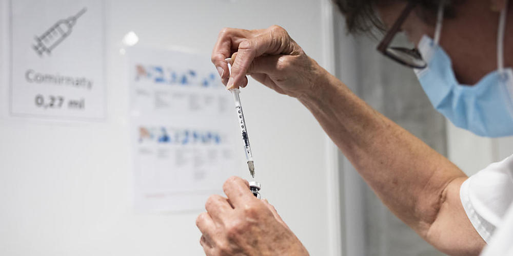 Das kantonale Impfzentrum in Herisau schliesst nächste Woche. Impfungen gegen das Coronavirus sind in Hausarztpraxen vorerst weiterhin möglich. (Symbolbild)