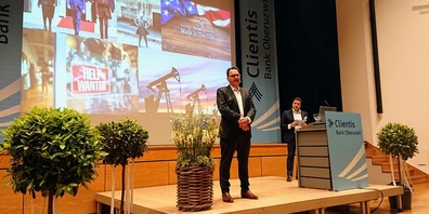 Interessante Fragerunde mit Jens Korte, moderiert von Daniele Sangari. Leiter Private Banking der Clientis Bank Oberuzwil.