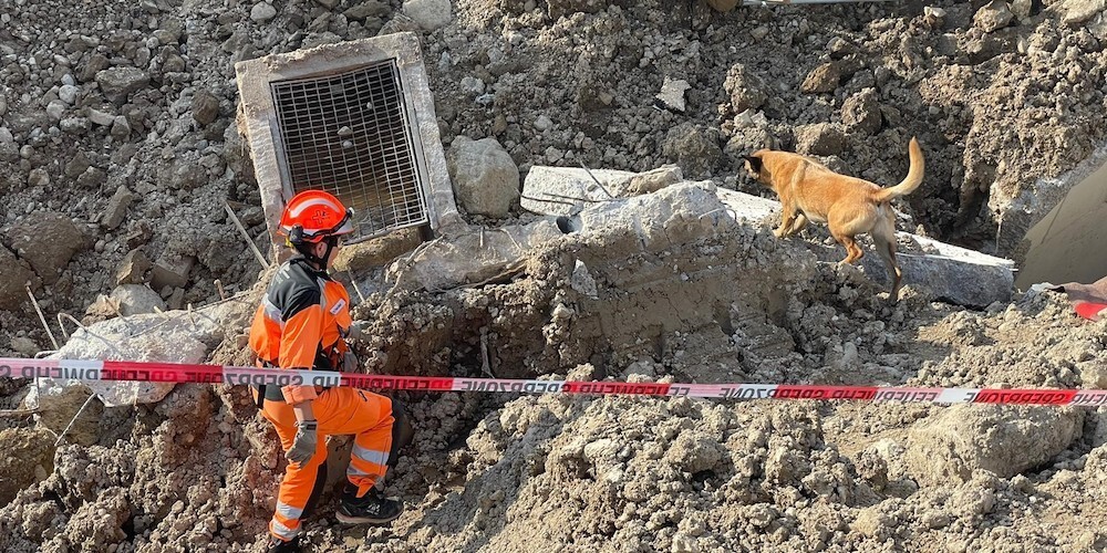 Auf einer Baustelle in Feusisberg ist eine Baugrube eingestürzt – drei Männer starben.