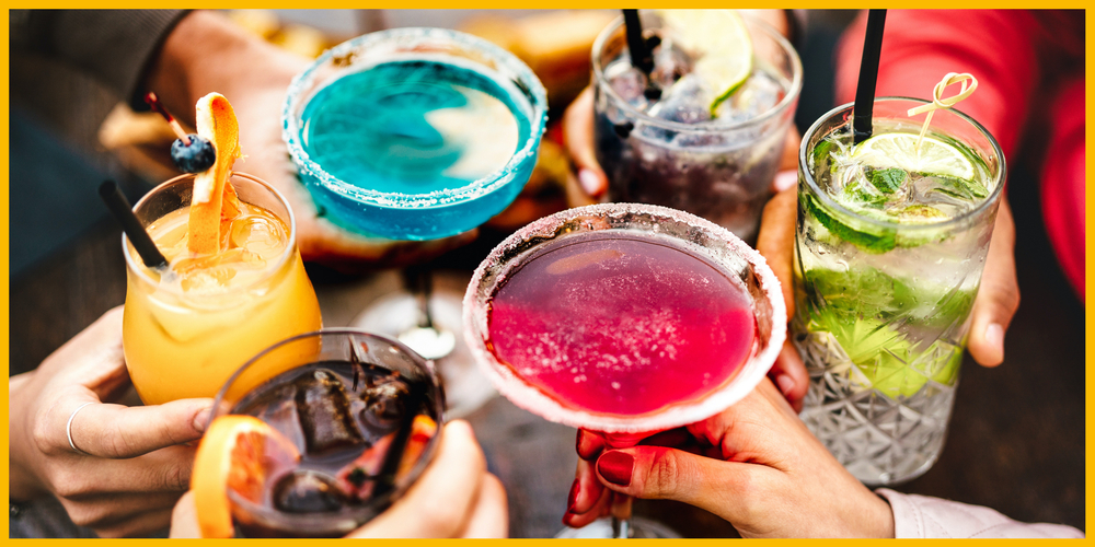 Es muss nicht immer ein Sex On The Beach, Gin Tonic oder Tequila Sunrise sein: Wir haben hier 10 neue Drinks inklusive Rezept für dich!