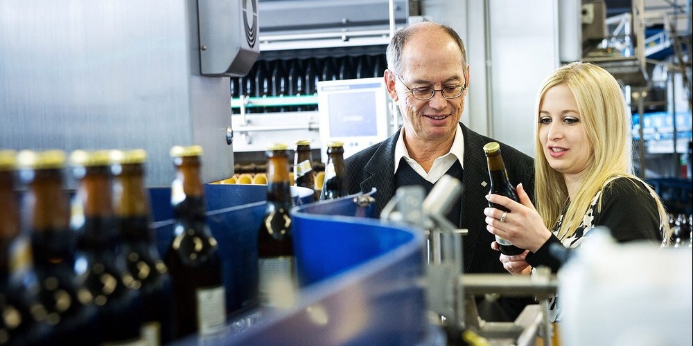 Bei Sonnenbräu sind genug Flaschen vorhanden, um das kostbare Nass abfüllen zu können