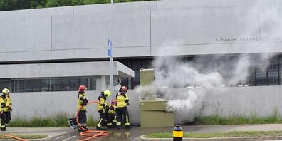 In Herisau ist eine Geschwindigkeitsmessanlage der Polizei in Rauch aufgegangen.