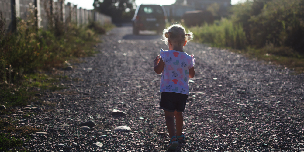 Achtung, wenn sich Kinder auf Strassen befinden (Symbolbild)