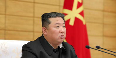 HANDOUT - Seit Ausbruch des Virus in Nordkorea sollen auf Anordnung von Machthaber Kim Jong Un sämtliche Städte und Landkreise abgeriegelt worden sein. Foto: -/KCNA/dpa - ACHTUNG: Nur zur redaktionellen Verwendung und nur mit vollständiger Nennung...