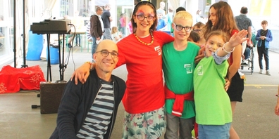 Der bekannte Kinderlieder-Macher und Musiker Andrew Bond (l.) sorgte mit seinem Auftritt für viel Freude.