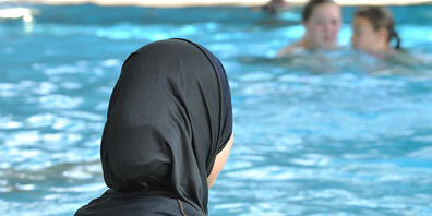 ARCHIV - Um den Burkini hat es in Frankreich heftige Diskussionen gegeben. Foto: Rolf Haid/dpa