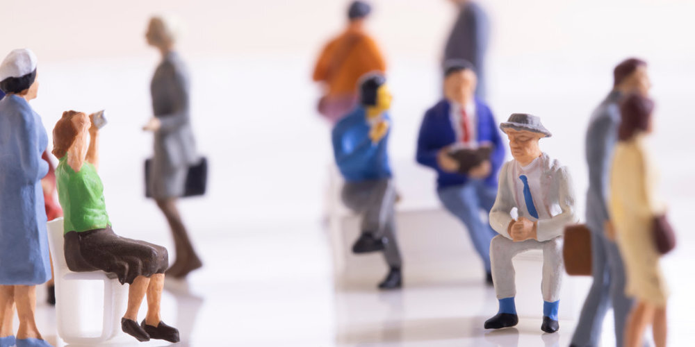 Die Stadt Wetzikon stellt aktuell Stühle zum Testen auf. (Symbolbild)