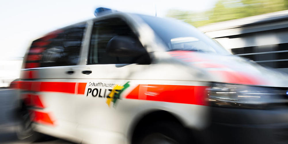 Die Schaffhauser Polizei bittet die Bevölkerung um sachdienliche Hinweise zu diesem Vorfall. (Symbolbild)