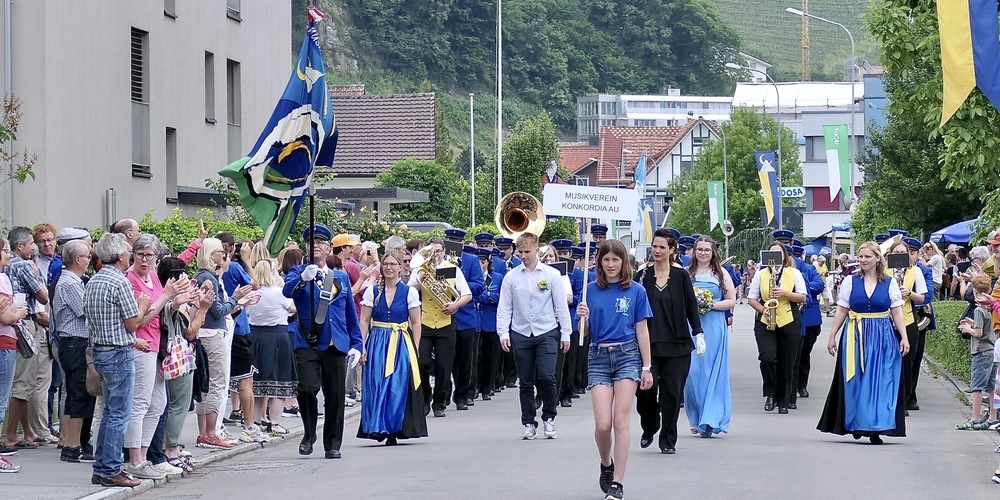 Die Formation des Gastgebers MV Konkordia Au eröffnete die Parademusik