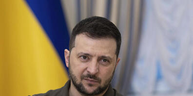 Wolodymyr Selenskyj, Präsident der Ukraine, nimmt an einem Pressetermin teil. Nach dem Fall der Hafenstadt Mariupol befürchtet die Ukraine neue russische Angriffe in anderen Teilen des Landes. Präsident Wolodymyr Selenskyj schätzt die Lage im Gebi...