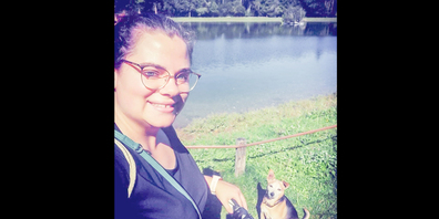«Das grösste Glück ist für mich, nach Hause zu kommen und Zeit mit meinen Liebsten zu verbringen», so Désirée Messina, die sehr gerne mit ihrem Hund unterwegs ist.