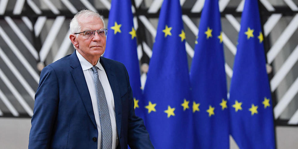 FILED - Die EU wird die Ukraine mit weiteren finanziellen Mittel unterstützen. Ein Teil des Geldes, so EU-Außenbeauftragter Josep Borrell, könnte für die Anschaffung von Artilleriegeschützen verwendet werden. Photo: -/EU Council/dpa - ATTENTION: e...