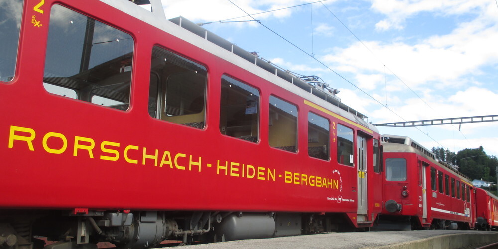 Die alten Triebwagen im Bahnhof von Heiden