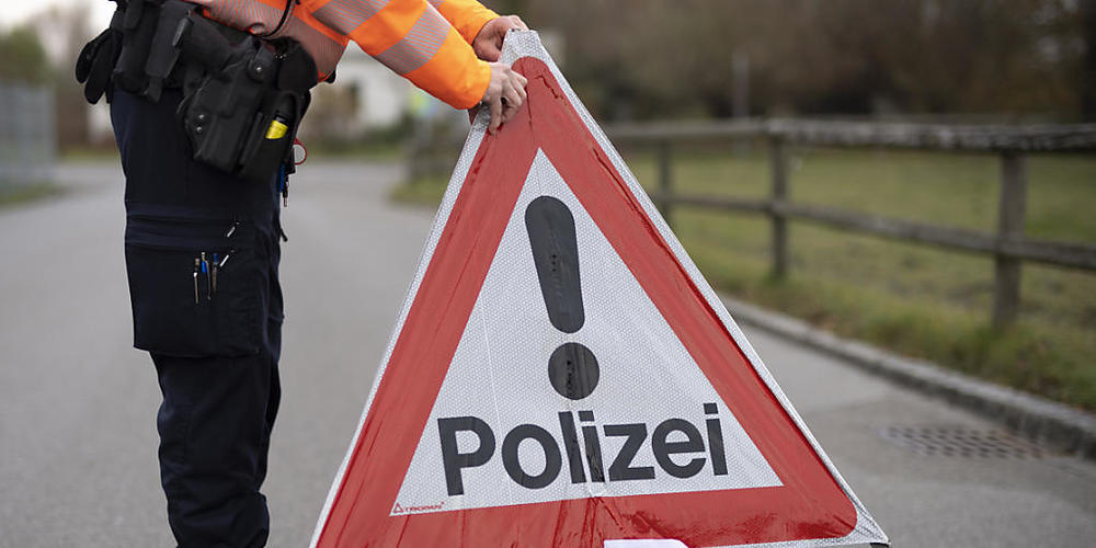 Wegen des Wohnmobil-Brandes auf der A3 bei Sargans im Kanton St. Gallen musste die Autobahn kurzzeitig in einer Richtung gesperrt werden. (Symbolbild)