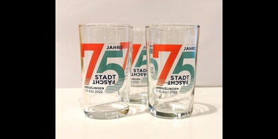 Das Stadtfest-Weinglas ist am Schalter erhältlich.