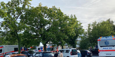 Der Teambuilding-Event auf der Halbinsel Au endete fatal. 25 Personen holten sich Mitte Juni beim Feuerlaufen Verletzungen an den Füssen. (Archivbild)