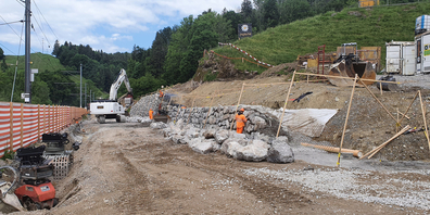 Bauarbeiten bei der Kreuzungsstelle Eggli