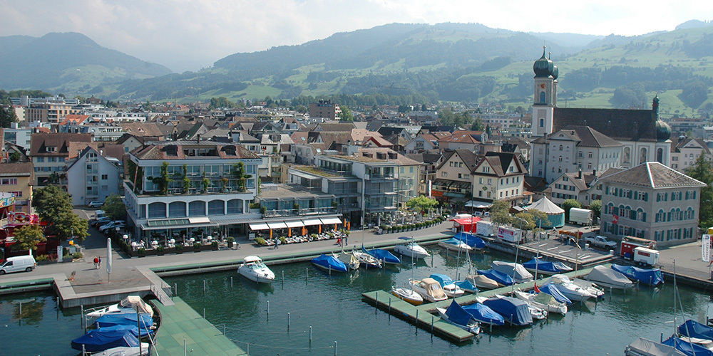 Das «Marina Lachen» hat in der Lago Lounge ab 14 Uhr Selbstbedienung eingeführt.