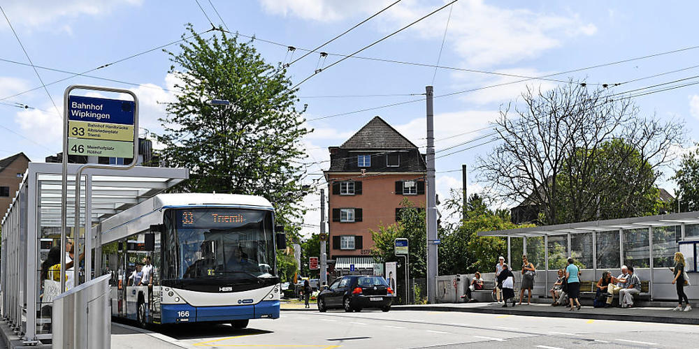 Die VBZ-Haltestelle Bahnhof Wipkingen: Nach einer Billettkontrolle kam es hier zu einer Auseinandersetzung zwischen einem Passagier und VBZ-Kontrolleuren. (Archivbild)