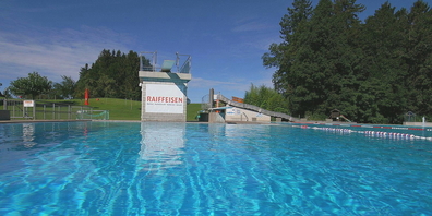 Im Rahmen des Folienersatzes wurde auch das Schwimmbecken neu ausgekleidet und leicht saniert. (Archivbild)