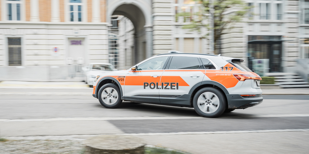 Ein verwirrter 32-jähriger Schweizer hielt ein Grossaufgebot der St.Galler Stadtpolizei während zwei Stunden auf Trab. (Symbolbild)