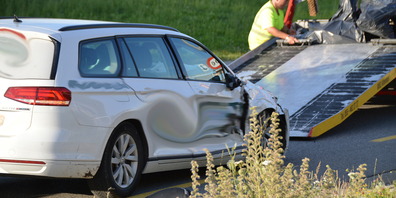 Eines der demolierten Autos vom Unfall in der First.