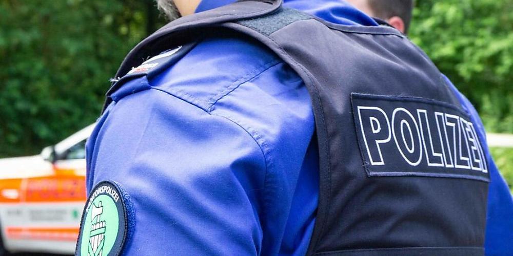 Die St. Galler Kantonspolizei sieht sich wegen Personalmangels gezwungen, fünf lokale Polizeistationen vorübergehend bis im Herbst zu schliessen. (Symbolbild)