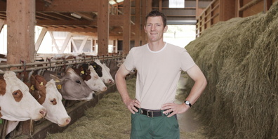Landwirt Lukas Bitschnau führt den Betrieb mit Herzblut. 