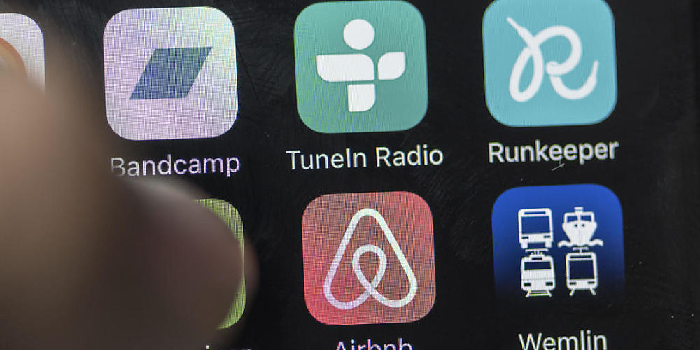 Im Kanton St. Gallen sollen in Zukunft auch Plattformen wie Airbnb für die Vermittlung von Unterkünften flächendeckend Tourismusabgaben zahlen. (Symbolbild)