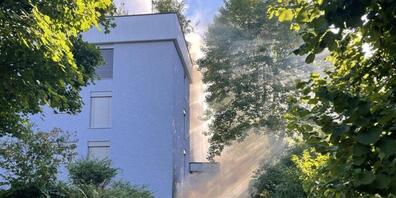 Ein Kellerbrand in der Gemeinde Egg ZH verursachte am Sonntag einen Sachschaden von mehreren hunderttausend Franken. Verletzt wurde niemand.